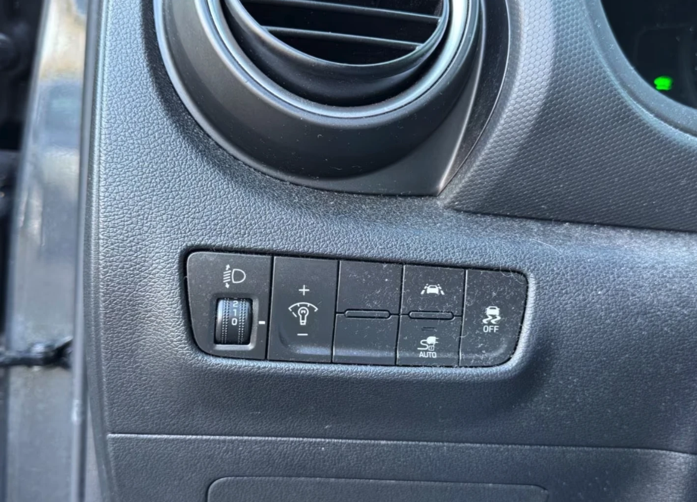 Hyundai Kona Comfort 64kWh, снимка 17 - Автомобили и джипове - 53899659