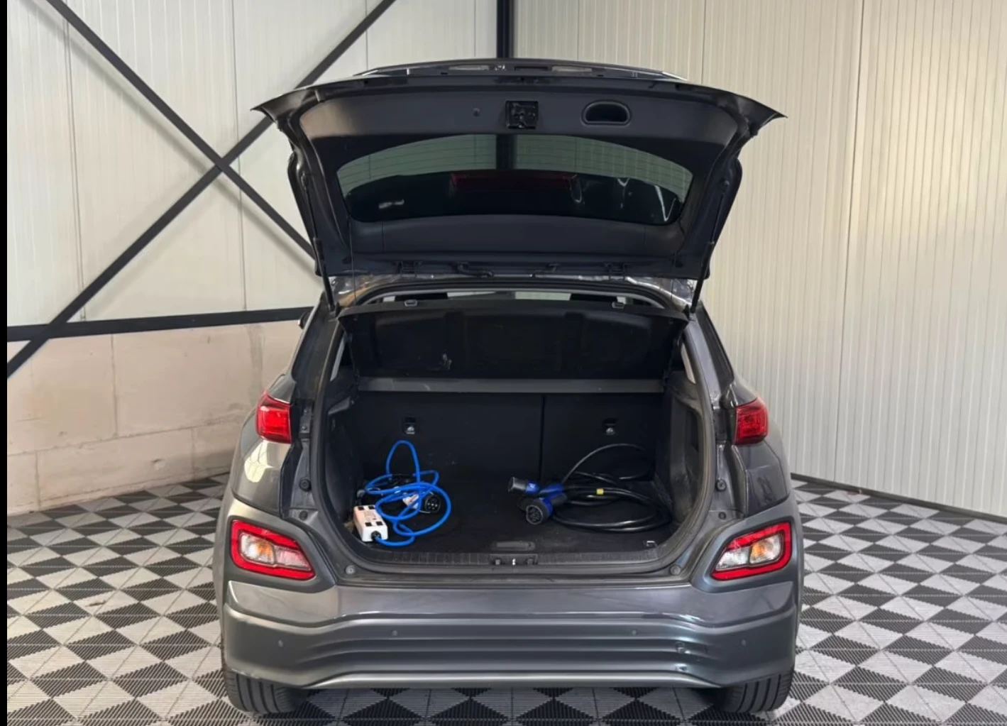 Hyundai Kona Comfort 64kWh, снимка 5 - Автомобили и джипове - 53899659