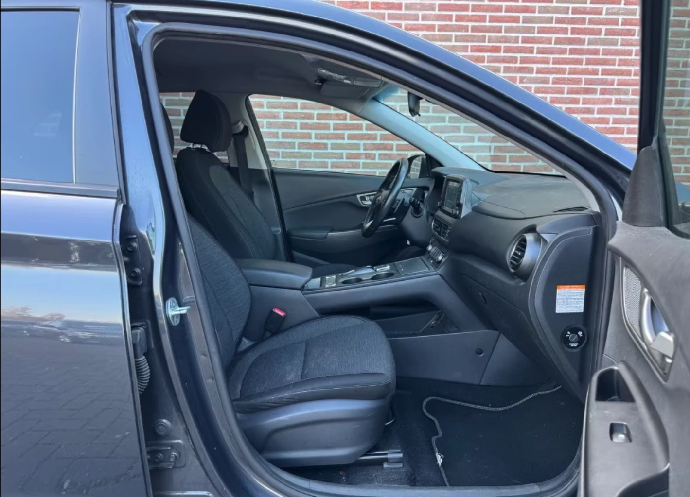 Hyundai Kona Comfort 64kWh, снимка 10 - Автомобили и джипове - 53899659