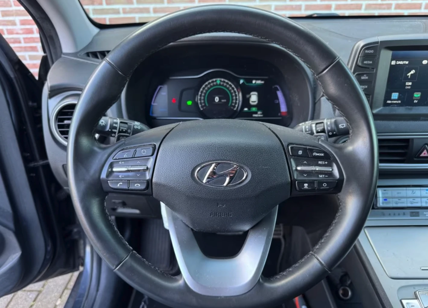 Hyundai Kona Comfort 64kWh, снимка 12 - Автомобили и джипове - 53899659