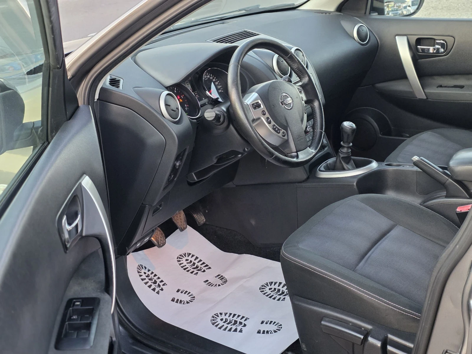 Nissan Qashqai 2.0 DCi 150 k.c. Лизинг, снимка 9 - Автомобили и джипове - 54444661