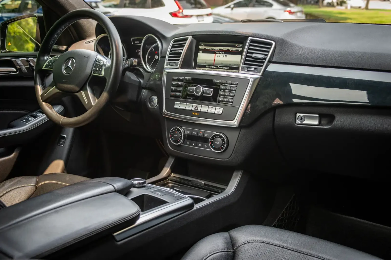 Mercedes-Benz ML 350 BlueTEC* AMG* 1 собственик, снимка 8 - Автомобили и джипове - 55739671