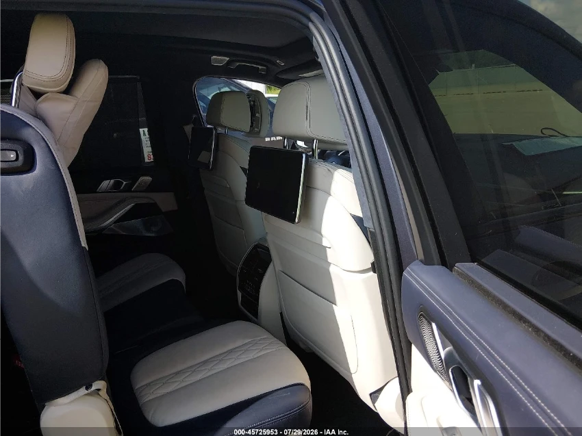 BMW X7 ALPINA XB7 / УНИКАТ / НАИСТАНА РЯДЪК МОДЕЛ, снимка 9 - Автомобили и джипове - 55815903