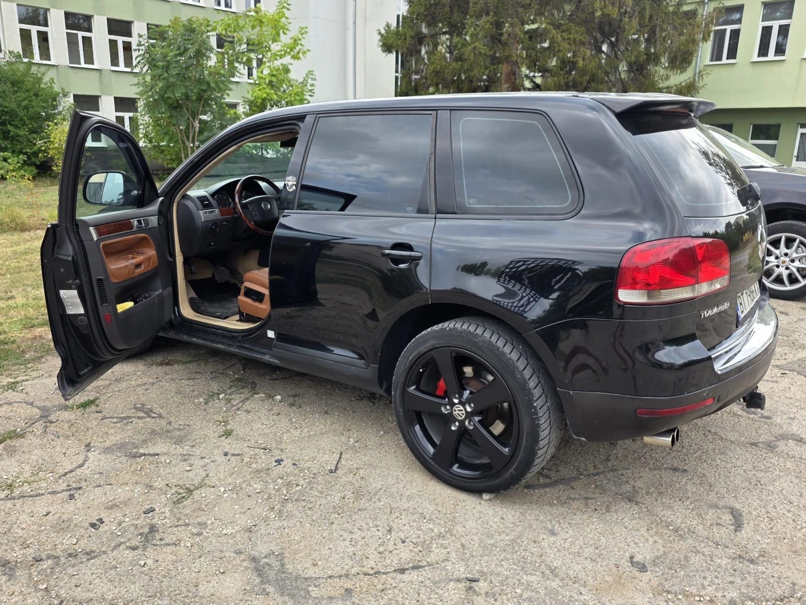 VW Touareg, снимка 2 - Автомобили и джипове - 55953818