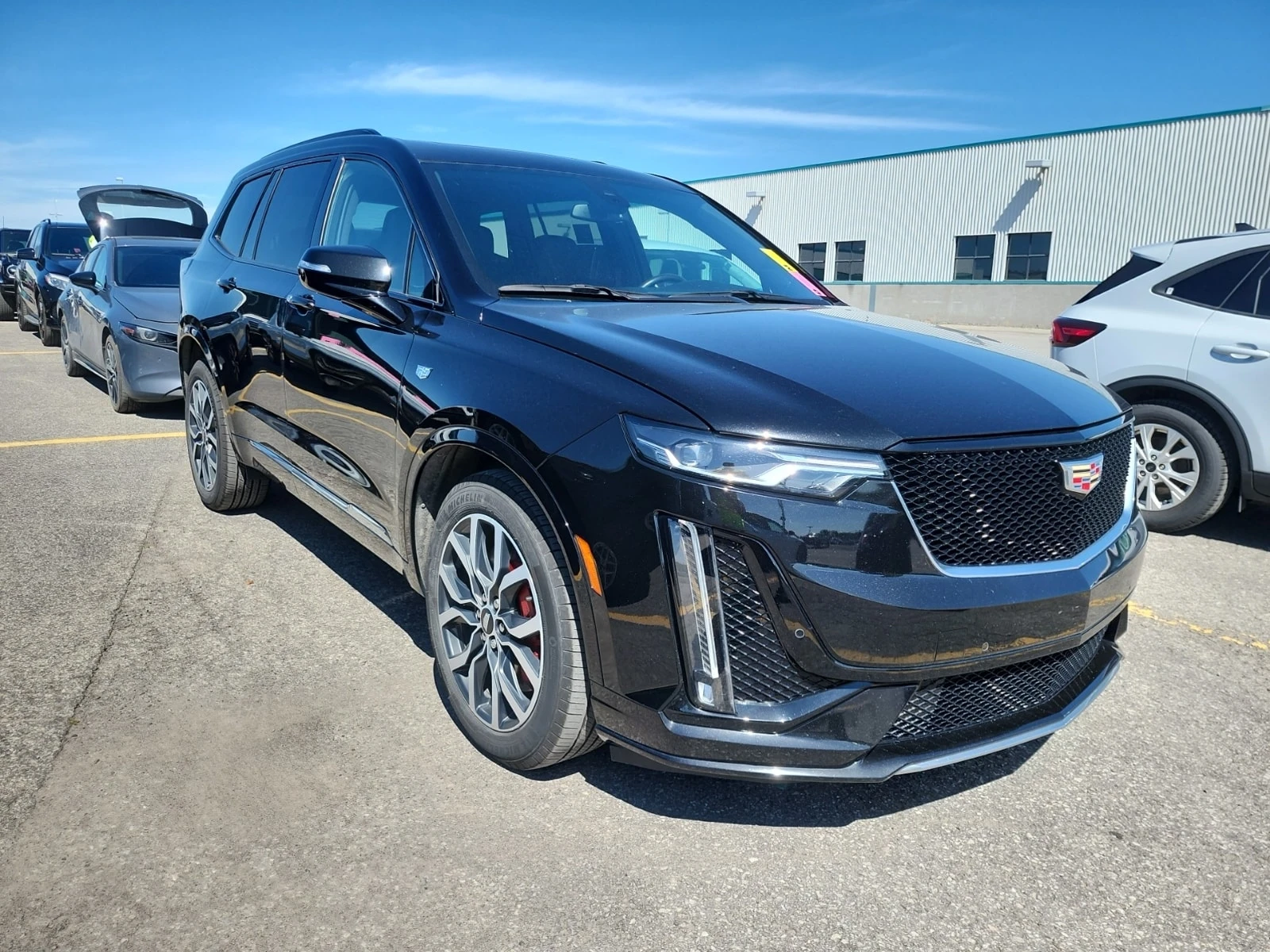 Cadillac XT6 * AWD Sport * АВТОКРЕДИТ БЕЗ ПЪРВОНАЧАЛНА ВНОСКА* , снимка 3 - Автомобили и джипове - 56115128