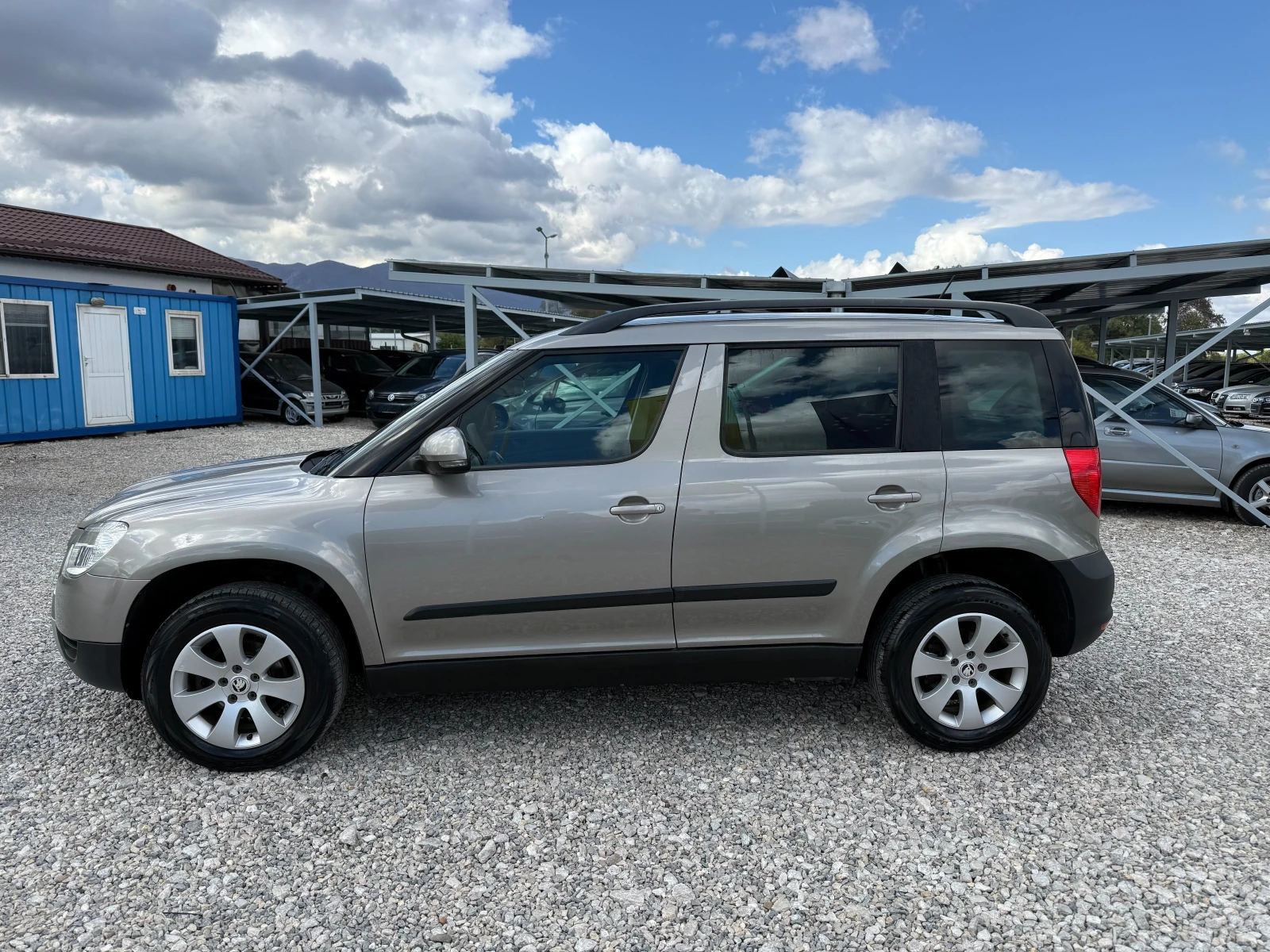 Skoda Yeti 2.0 TDI КЛИМАТИК !! 4X4 !! ЕВРО 5 !!, снимка 2 - Автомобили и джипове - 56244763