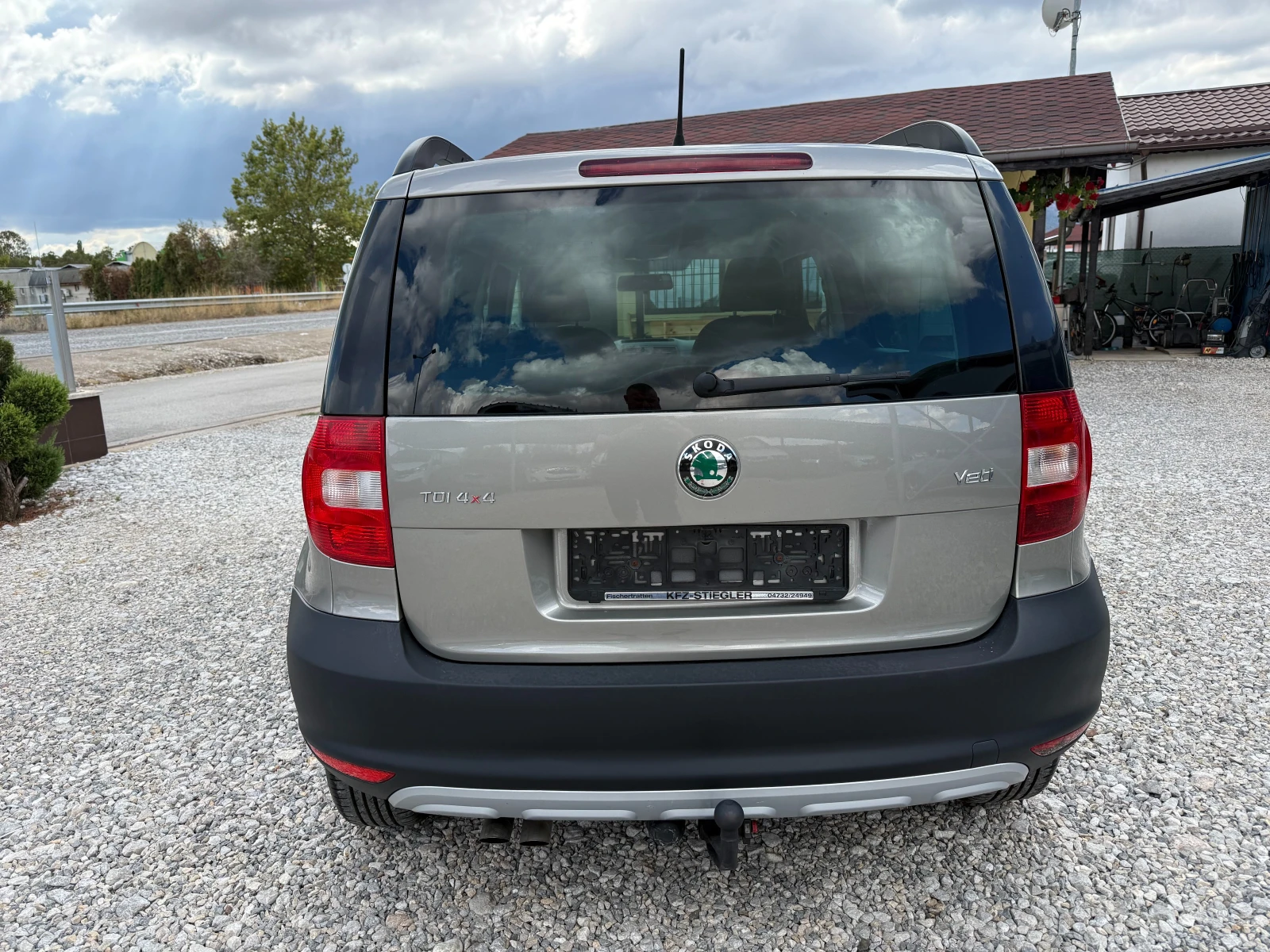 Skoda Yeti 2.0 TDI КЛИМАТИК !! 4X4 !! ЕВРО 5 !!, снимка 4 - Автомобили и джипове - 56244763