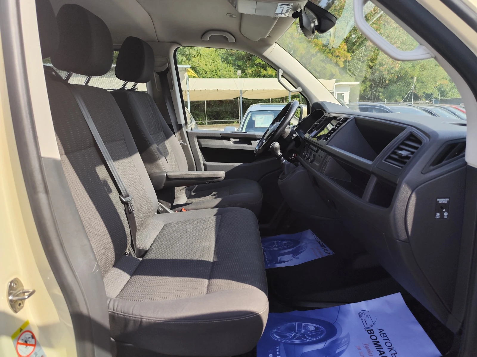 VW Caravelle 2.0TDi* 4X4* NAVI* CAMERA* EURO 6B* , снимка 13 - Бусове и автобуси - 55889162