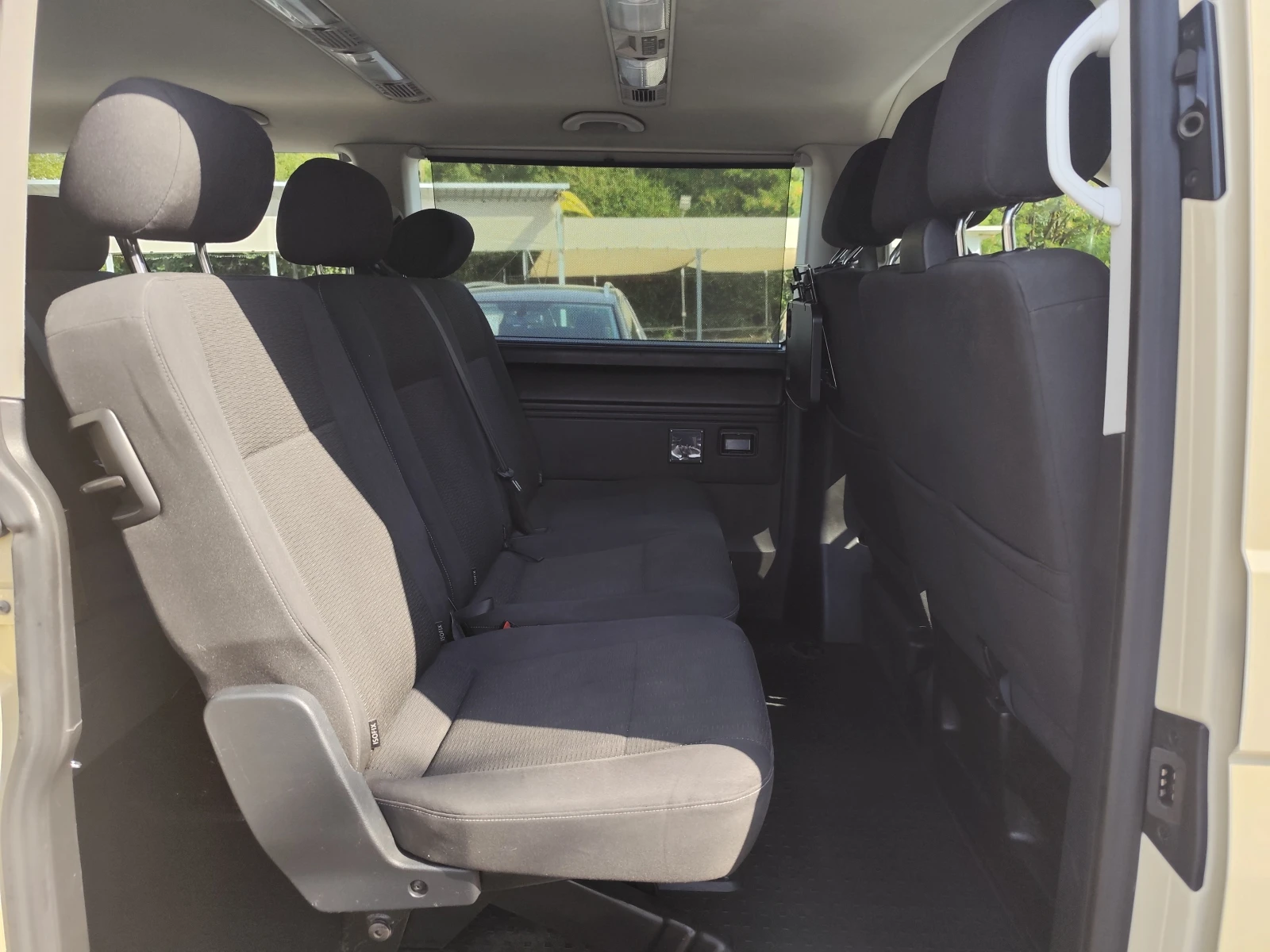 VW Caravelle 2.0TDi* 4X4* NAVI* CAMERA* EURO 6B* , снимка 12 - Бусове и автобуси - 55889162
