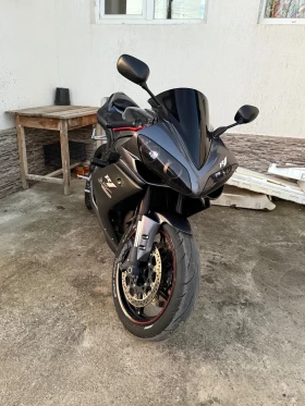 Yamaha YZF-R1, снимка 1