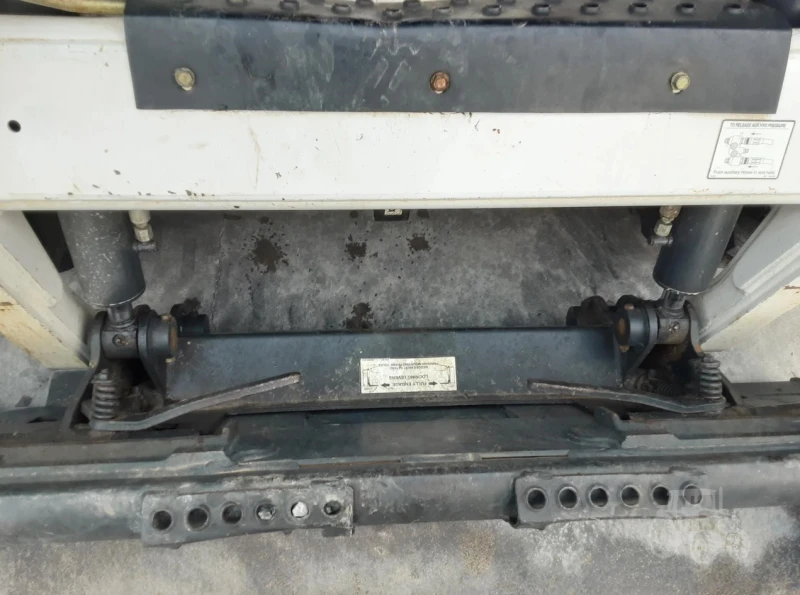 Мини челни товарачи Bobcat s150, снимка 10 - Индустриална техника - 53221280