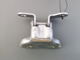 Панта врата задна лява горна Тойота Аурис 