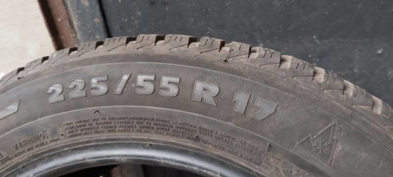 Гуми Зимни 225/55R17, снимка 7 - Гуми и джанти - 30948918