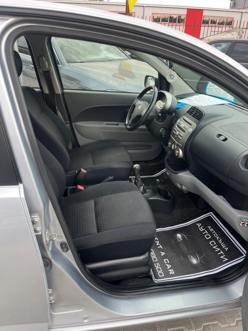 Daihatsu Sirion 1.3* Верига* Нов внос* Климатик* 4х4* Топ* , снимка 4 - Автомобили и джипове - 46390599