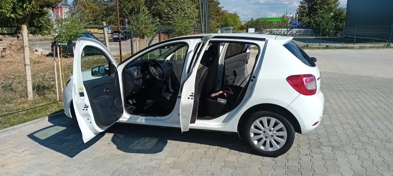 Dacia Sandero 1.5 дизел , снимка 6 - Автомобили и джипове - 47220887