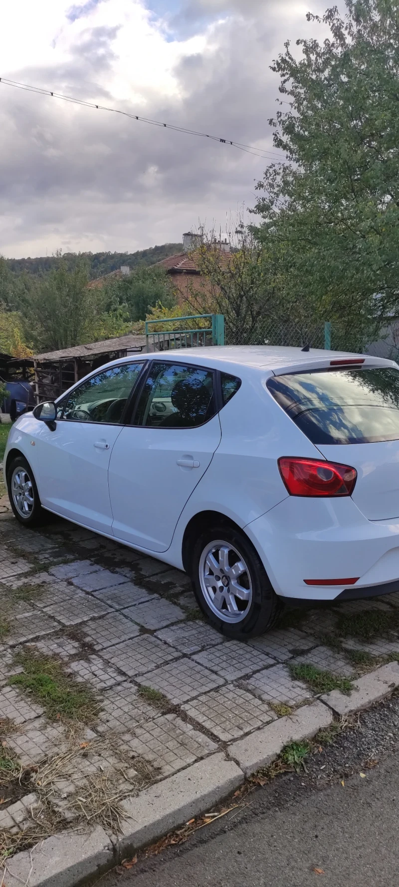 Seat Ibiza 1.6 TDI, снимка 4 - Автомобили и джипове - 47523966