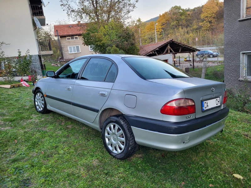 Toyota Avensis 1.6, снимка 4 - Автомобили и джипове - 47828013