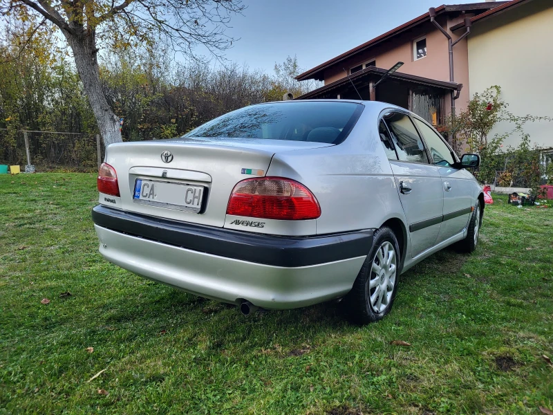 Toyota Avensis 1.6, снимка 3 - Автомобили и джипове - 47828013