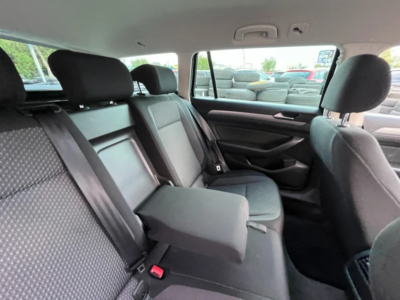 VW Passat 1.4i+ DSG+ Digital Cockpit, снимка 9 - Автомобили и джипове - 51814691