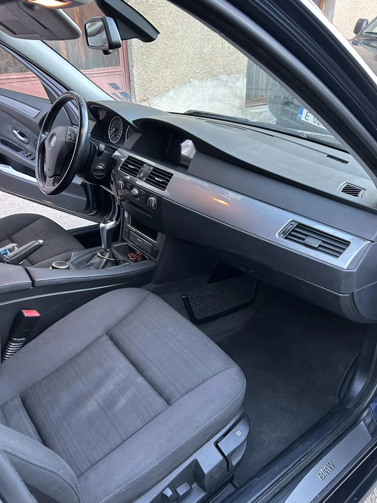BMW 523, снимка 8 - Автомобили и джипове - 49801820
