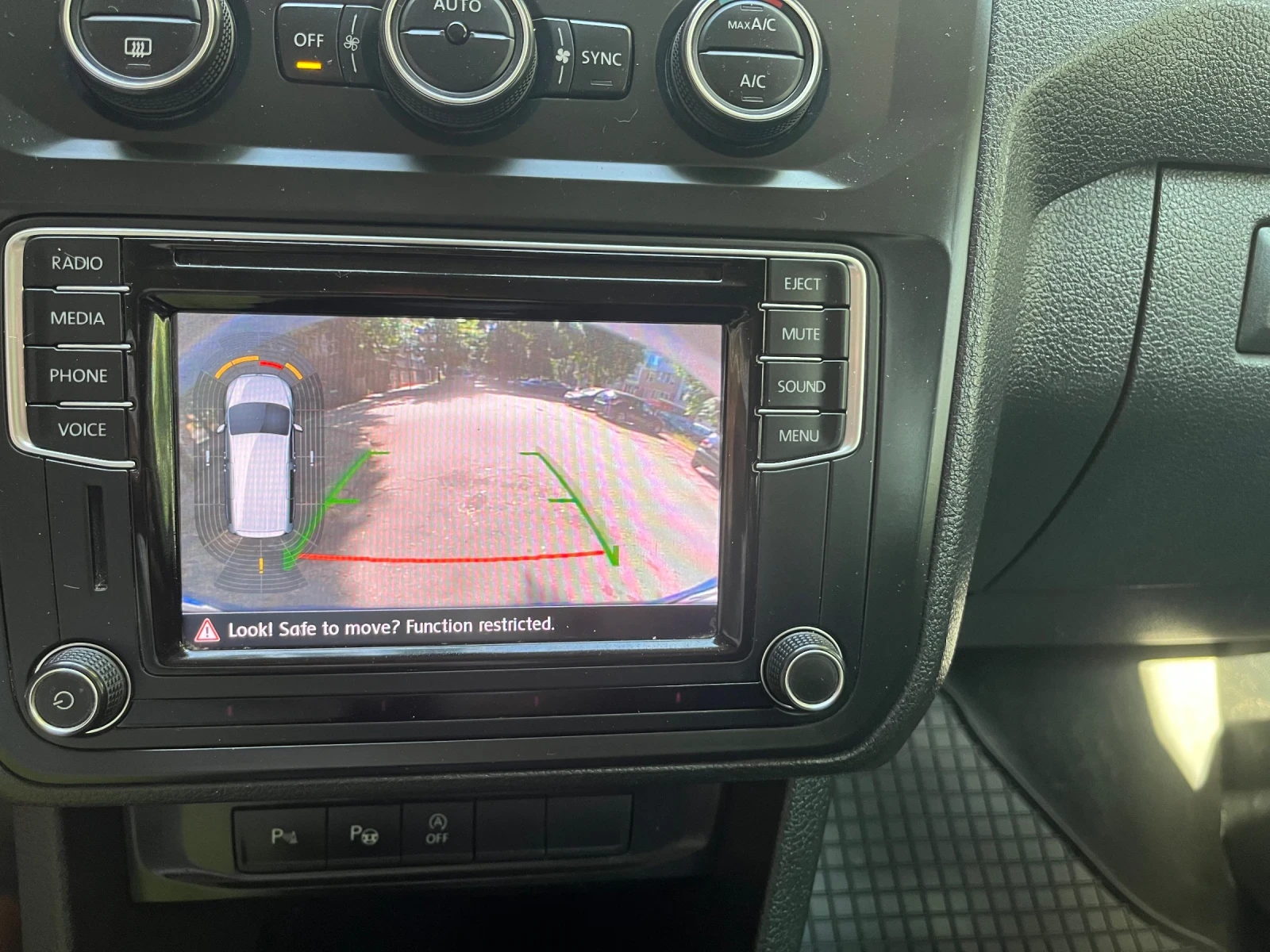 VW Caddy 1.4 TGI Maxi фабричен метан 7места | Mobile.bg — изображение 15