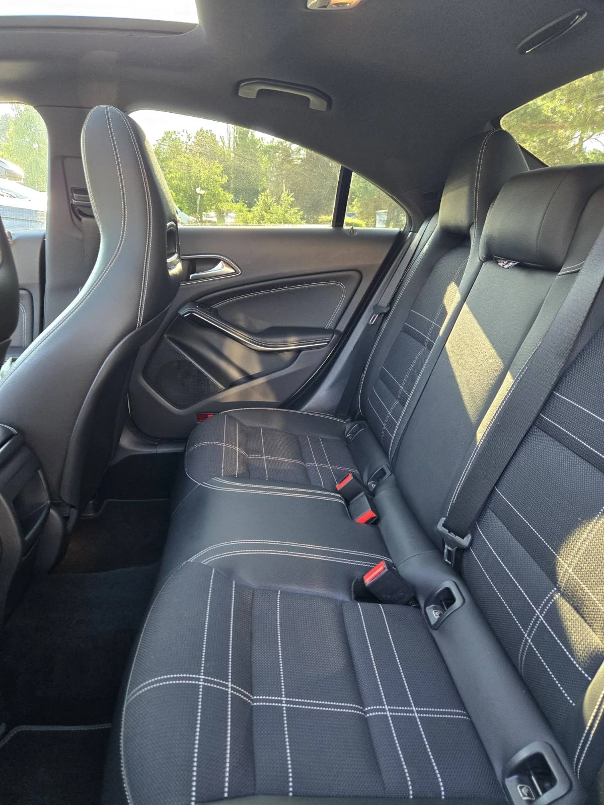 Mercedes-Benz CLA 180 PANORAMA, снимка 8 - Автомобили и джипове - 54663995