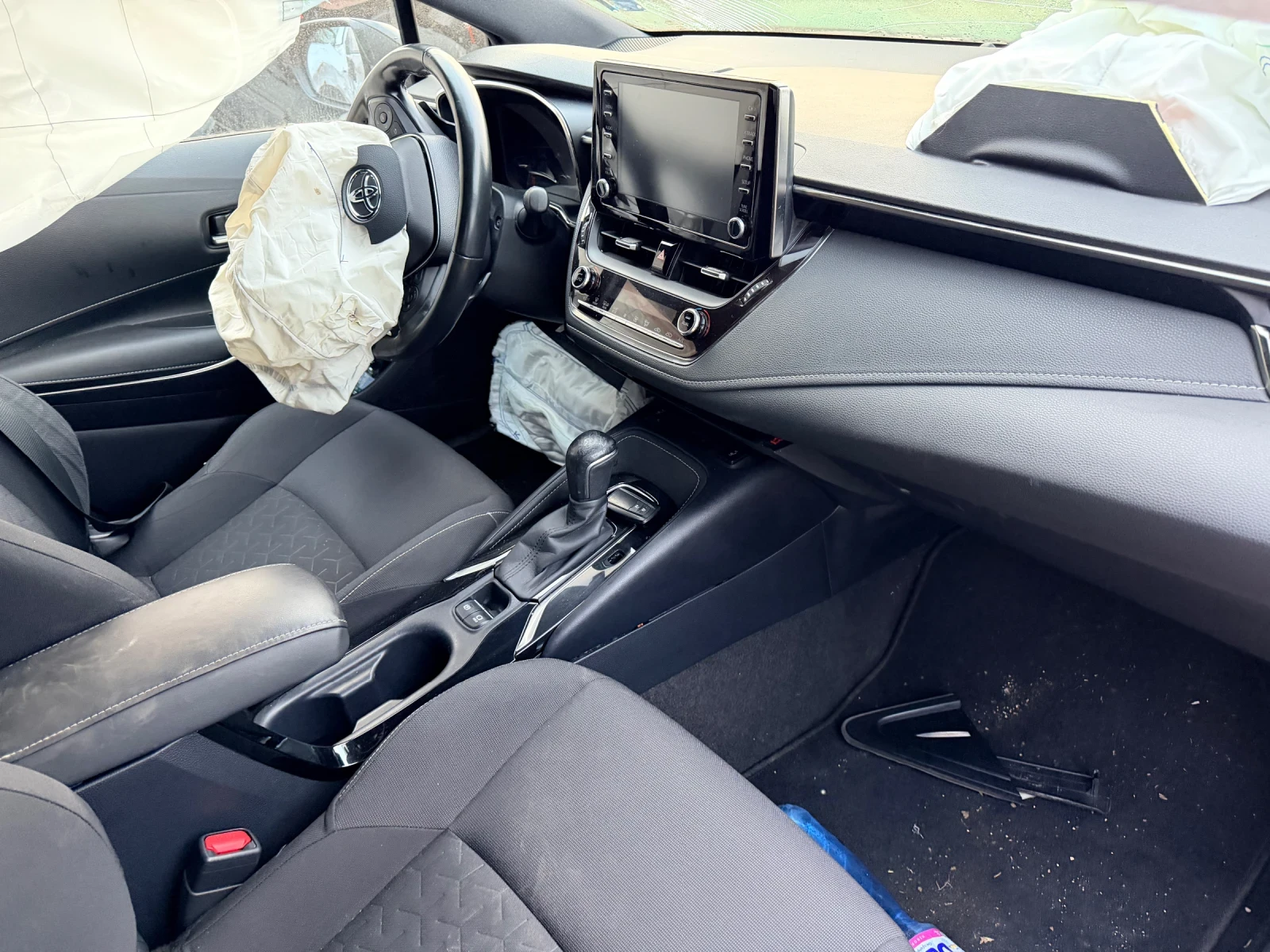 Toyota Corolla 2.0 HYBRID  - изображение 7