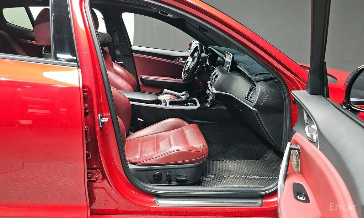 Kia Stinger, снимка 11 - Автомобили и джипове - 53707083