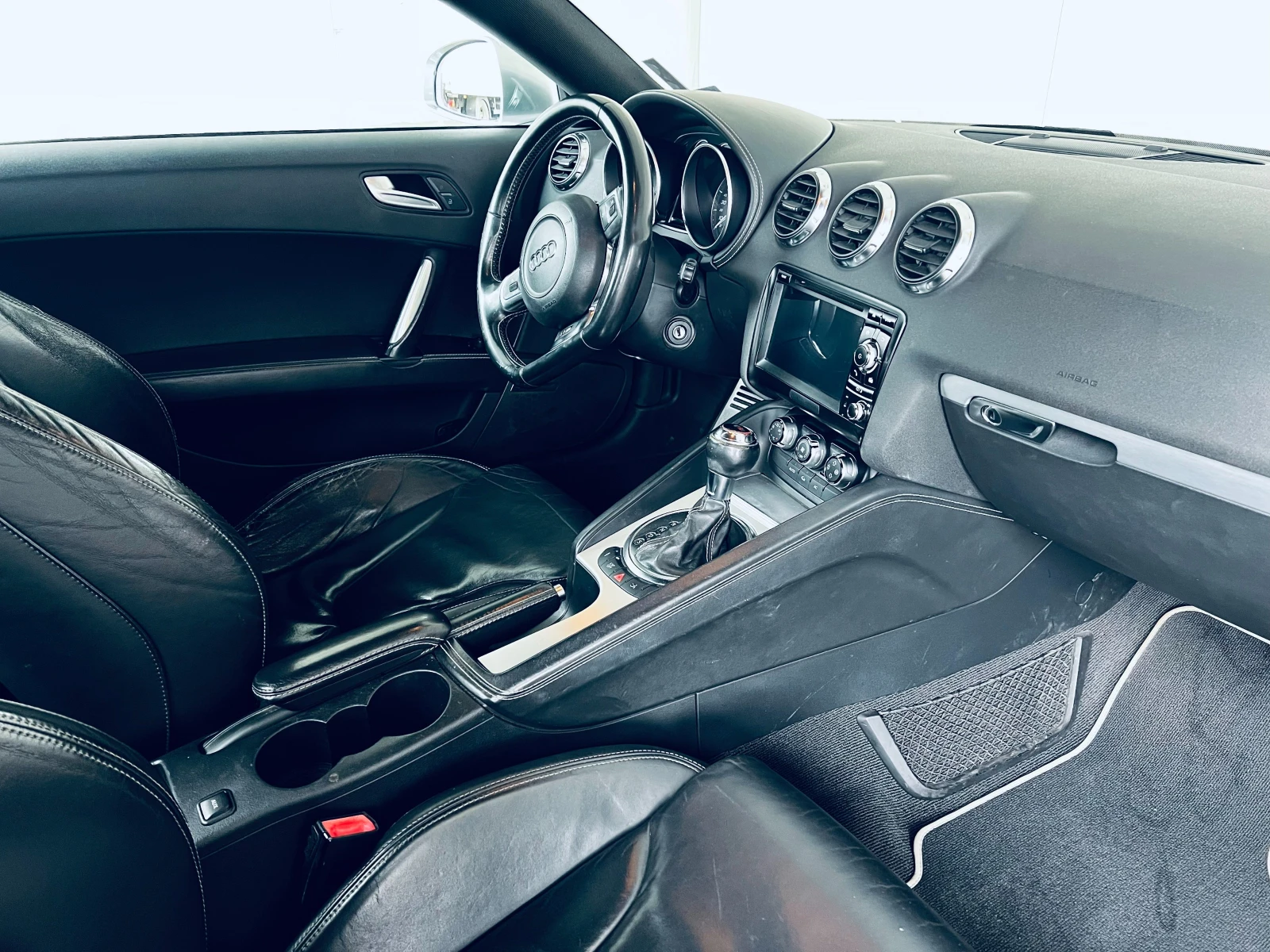 Audi Tt S, снимка 8 - Автомобили и джипове - 53953871