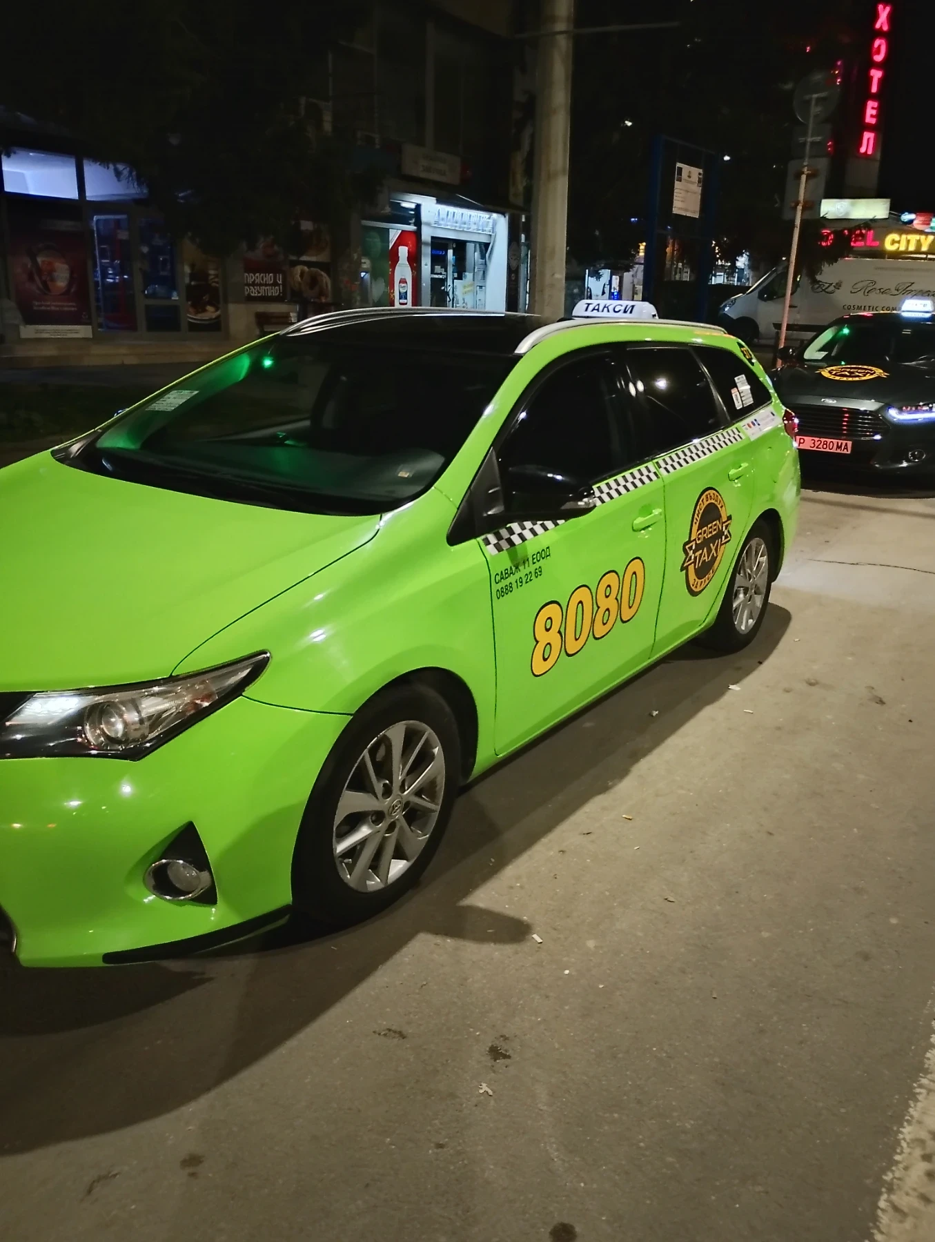 Toyota Auris Аурис, снимка 2 - Автомобили и джипове - 53967621