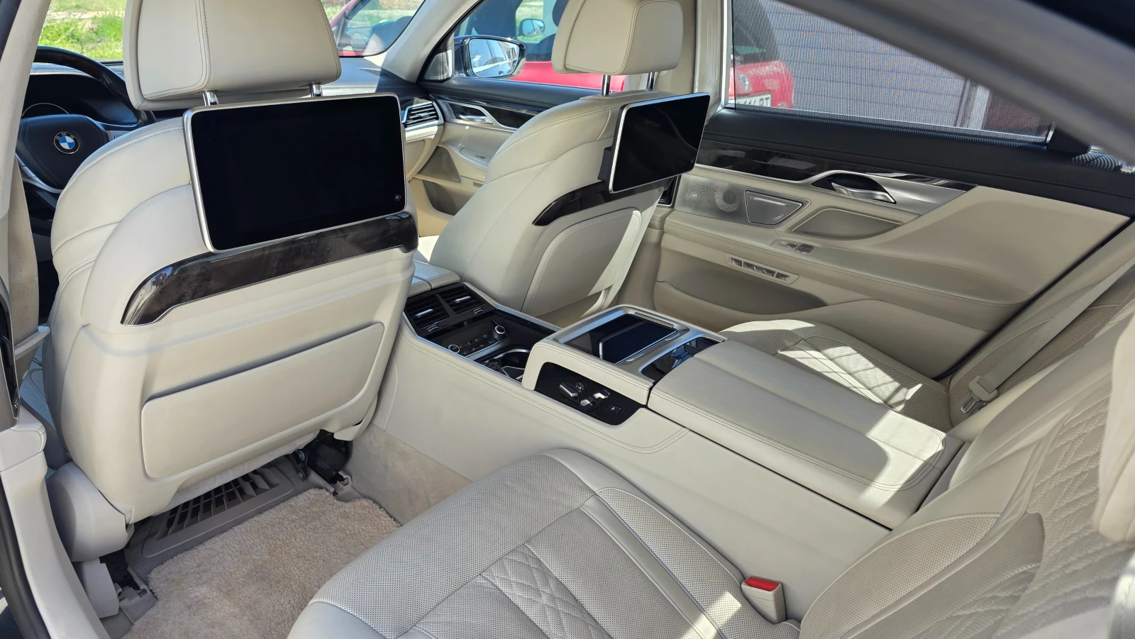 BMW 750 Xdrive Li, снимка 13 - Автомобили и джипове - 54137838