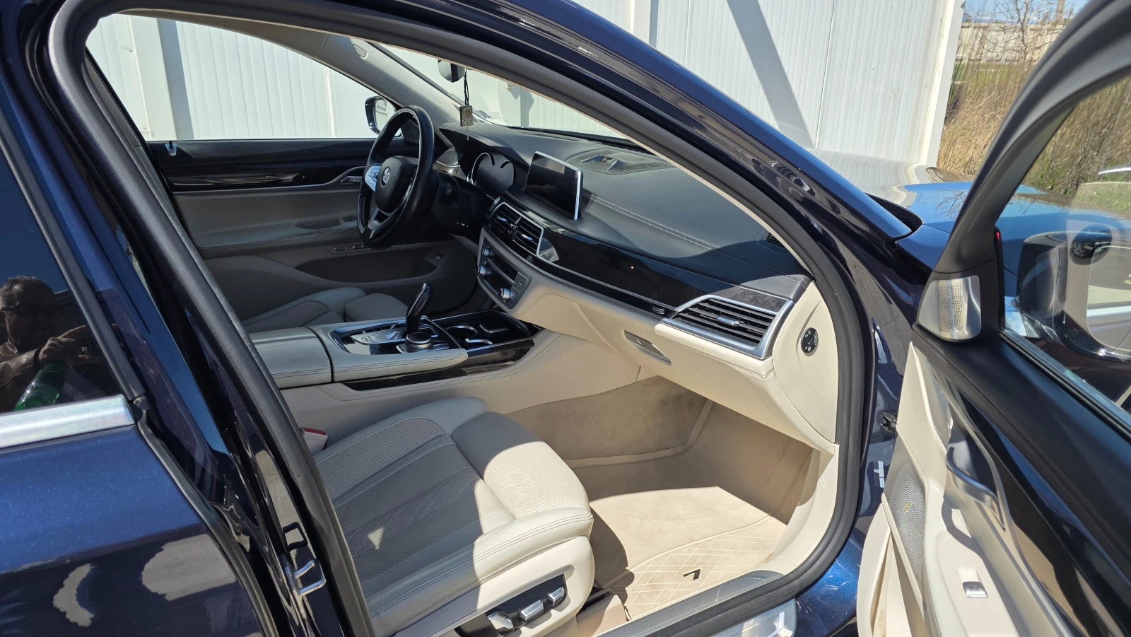 BMW 750 Xdrive Li, снимка 9 - Автомобили и джипове - 54137838