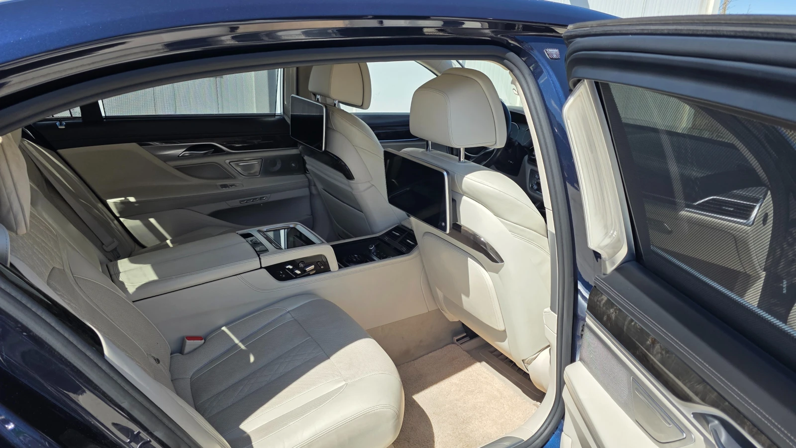 BMW 750 Xdrive Li, снимка 10 - Автомобили и джипове - 54137838