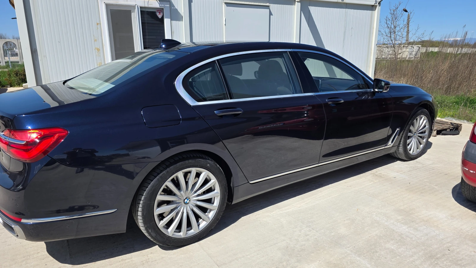 BMW 750 Xdrive Li, снимка 5 - Автомобили и джипове - 54137838