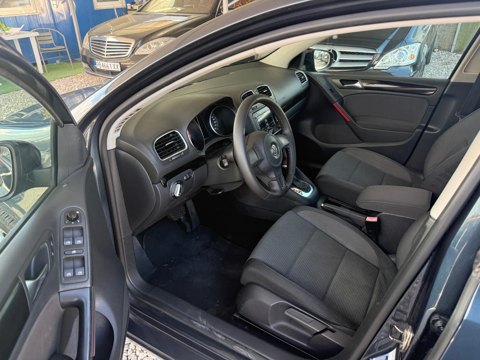VW Golf 1.4 i avtomat, снимка 6 - Автомобили и джипове - 54567213