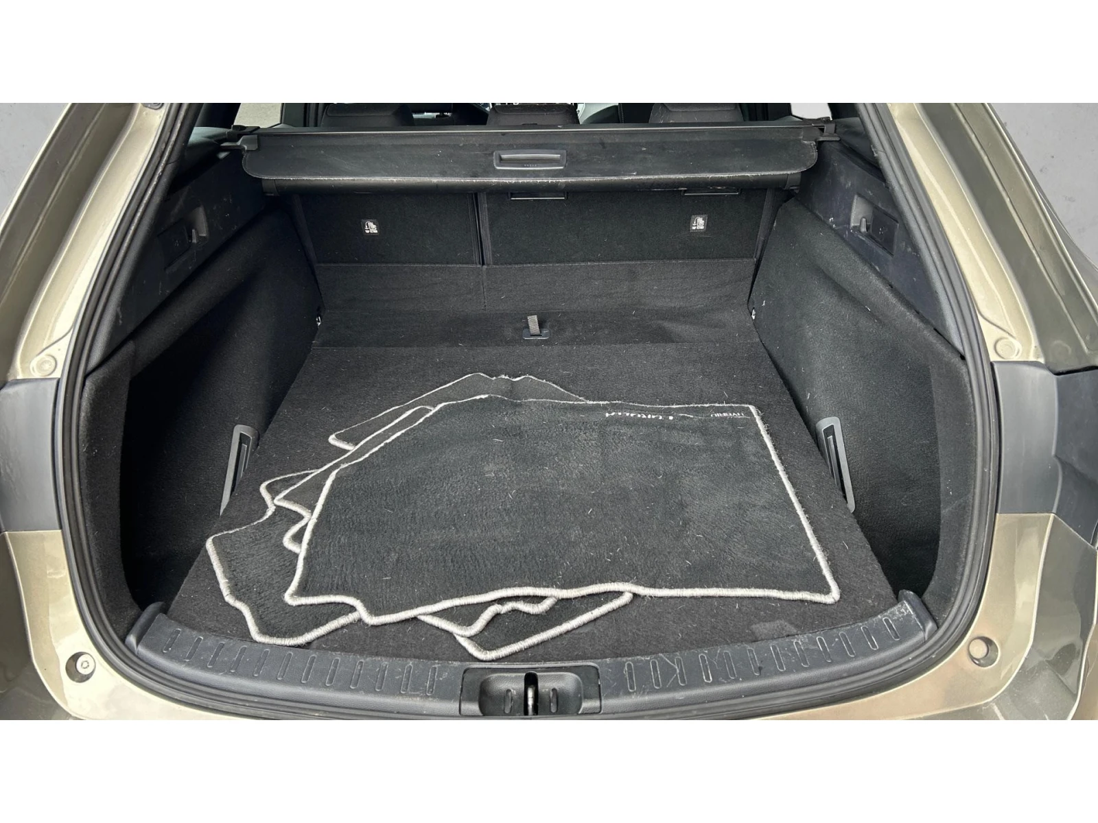 Toyota Corolla 1. 8 HSD  Executive, Месечна вноска от 202  , снимка 17 - Автомобили и джипове - 54791392