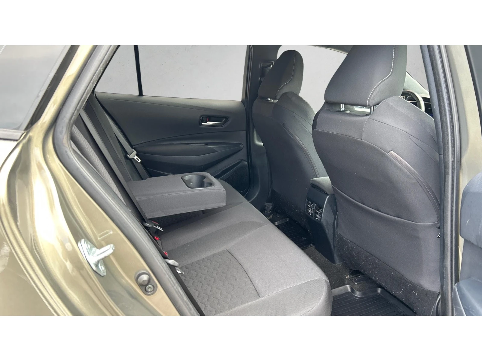 Toyota Corolla 1. 8 HSD  Executive, Месечна вноска от 202  , снимка 10 - Автомобили и джипове - 54791392