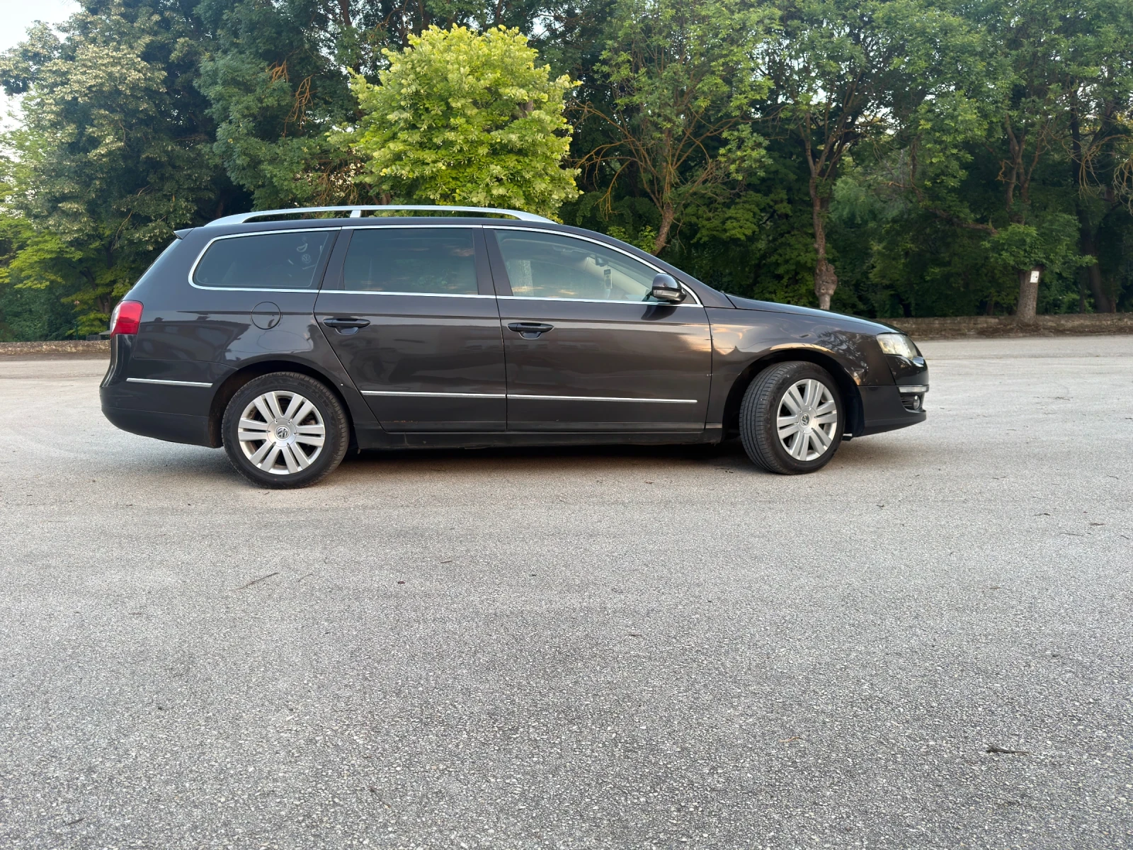 VW Passat 2.0 TDI, снимка 5 - Автомобили и джипове - 54835597