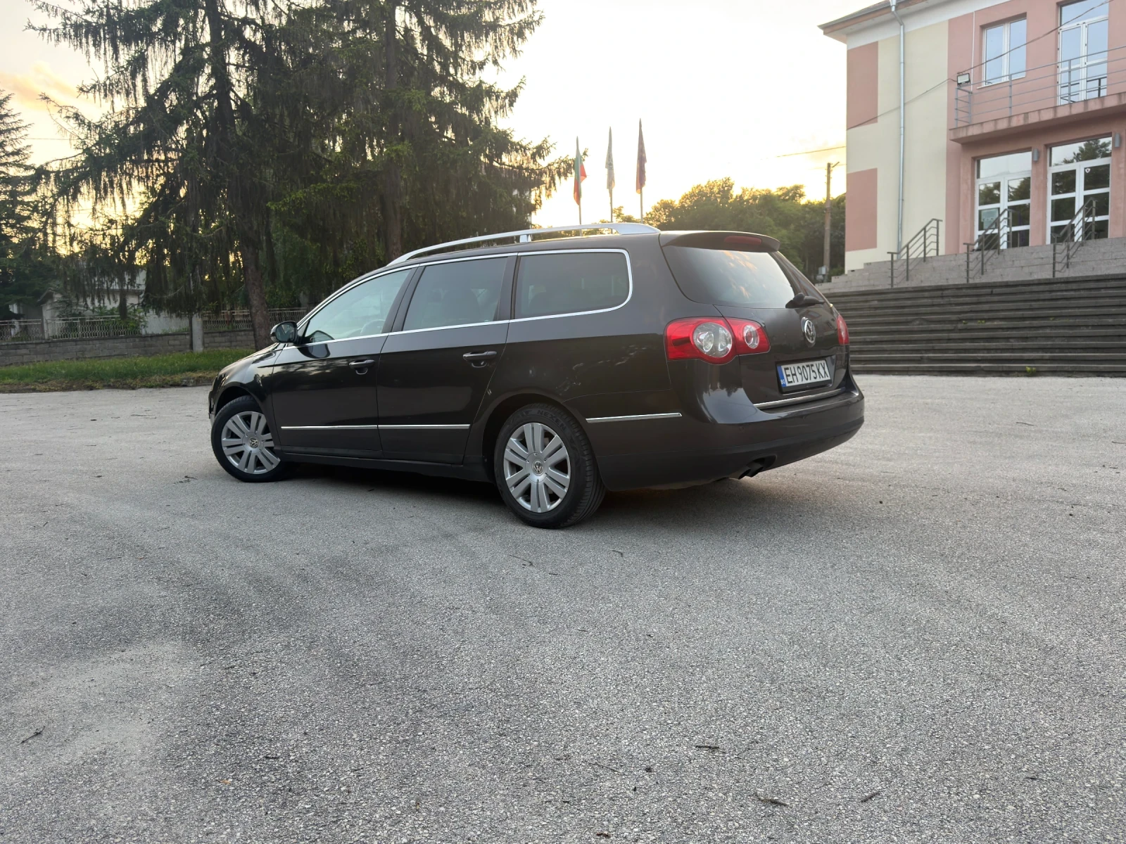 VW Passat 2.0 TDI, снимка 3 - Автомобили и джипове - 54835597
