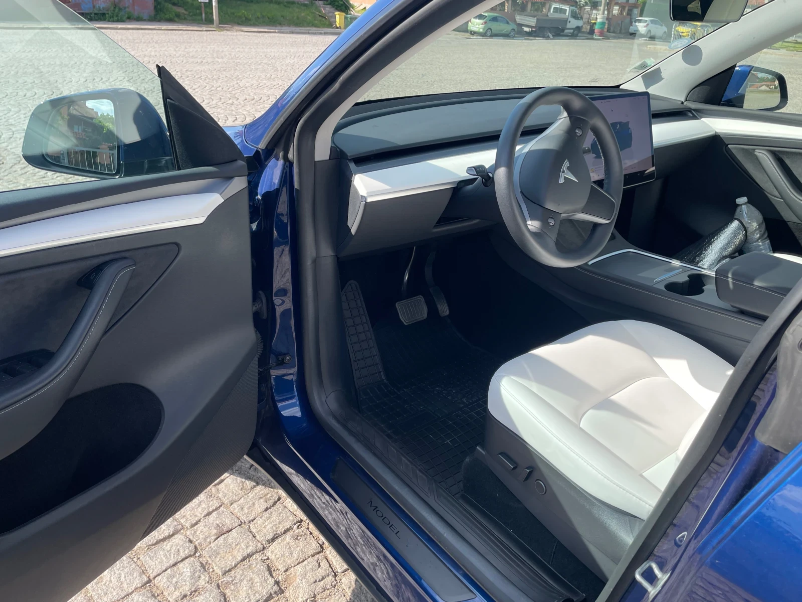 Tesla Model Y, снимка 3 - Автомобили и джипове - 54965246