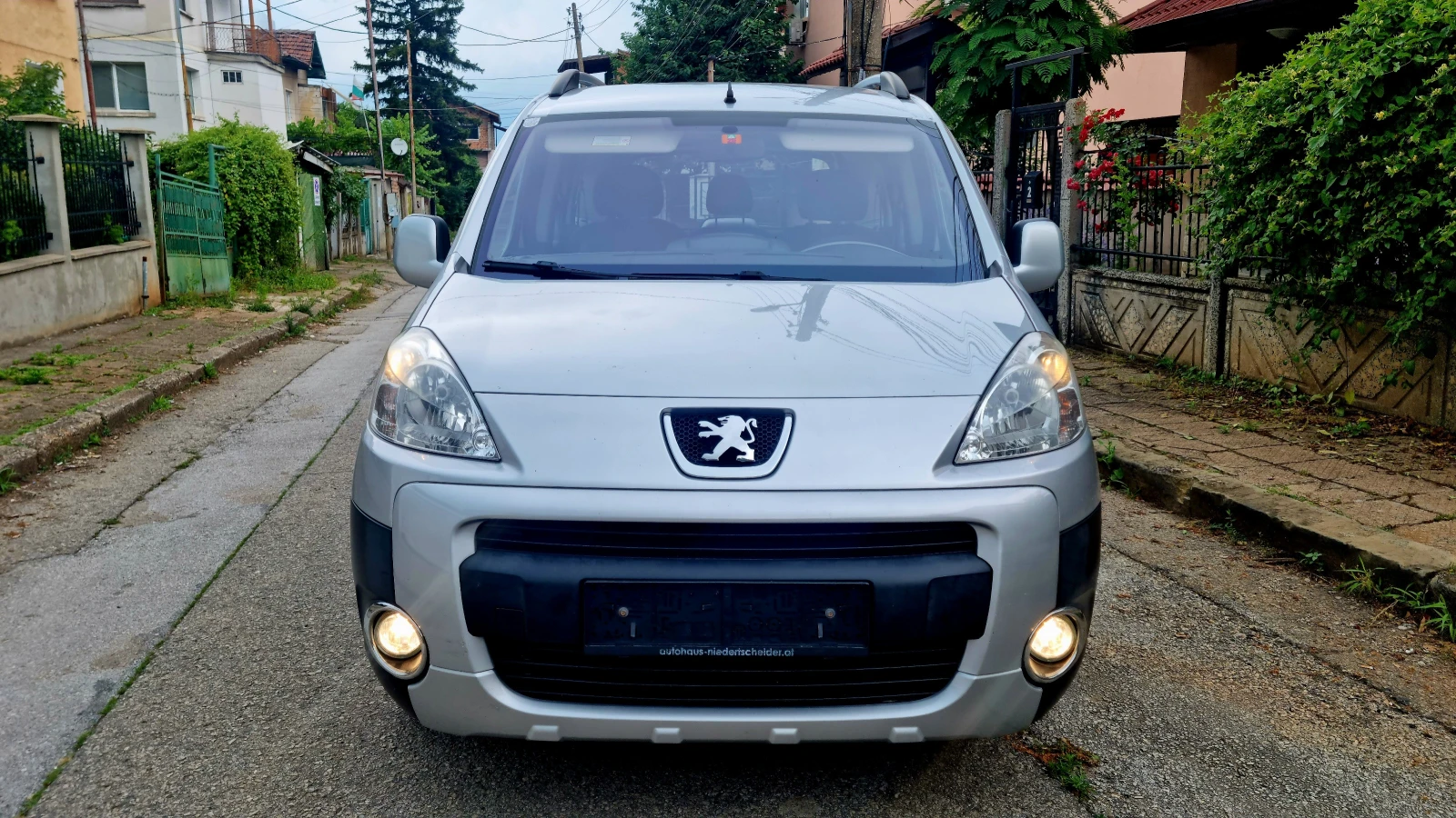 Peugeot Partner 1 6 HDI/112 К.С СЕРВИЗНА ИСТОРИЯ , снимка 3 - Автомобили и джипове - 55012759