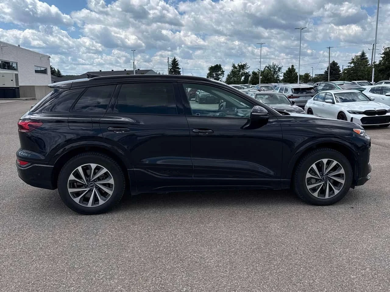 Audi E-Tron Q6 quattro | CARFAX | АВТОКРЕДИТ БЕЗ ПЪРВОНАЧАЛНА , снимка 4 - Автомобили и джипове - 55330169