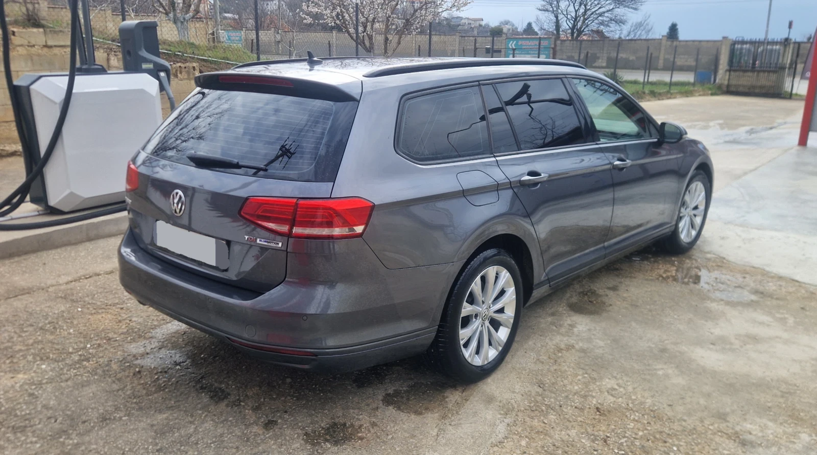 VW Passat, снимка 4 - Автомобили и джипове - 55645706