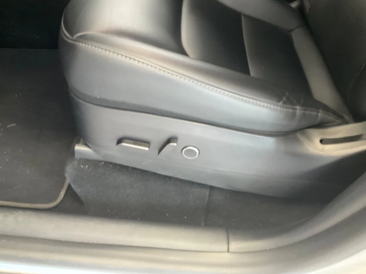 Tesla Model Y Standard Range, снимка 10 - Автомобили и джипове - 55867631