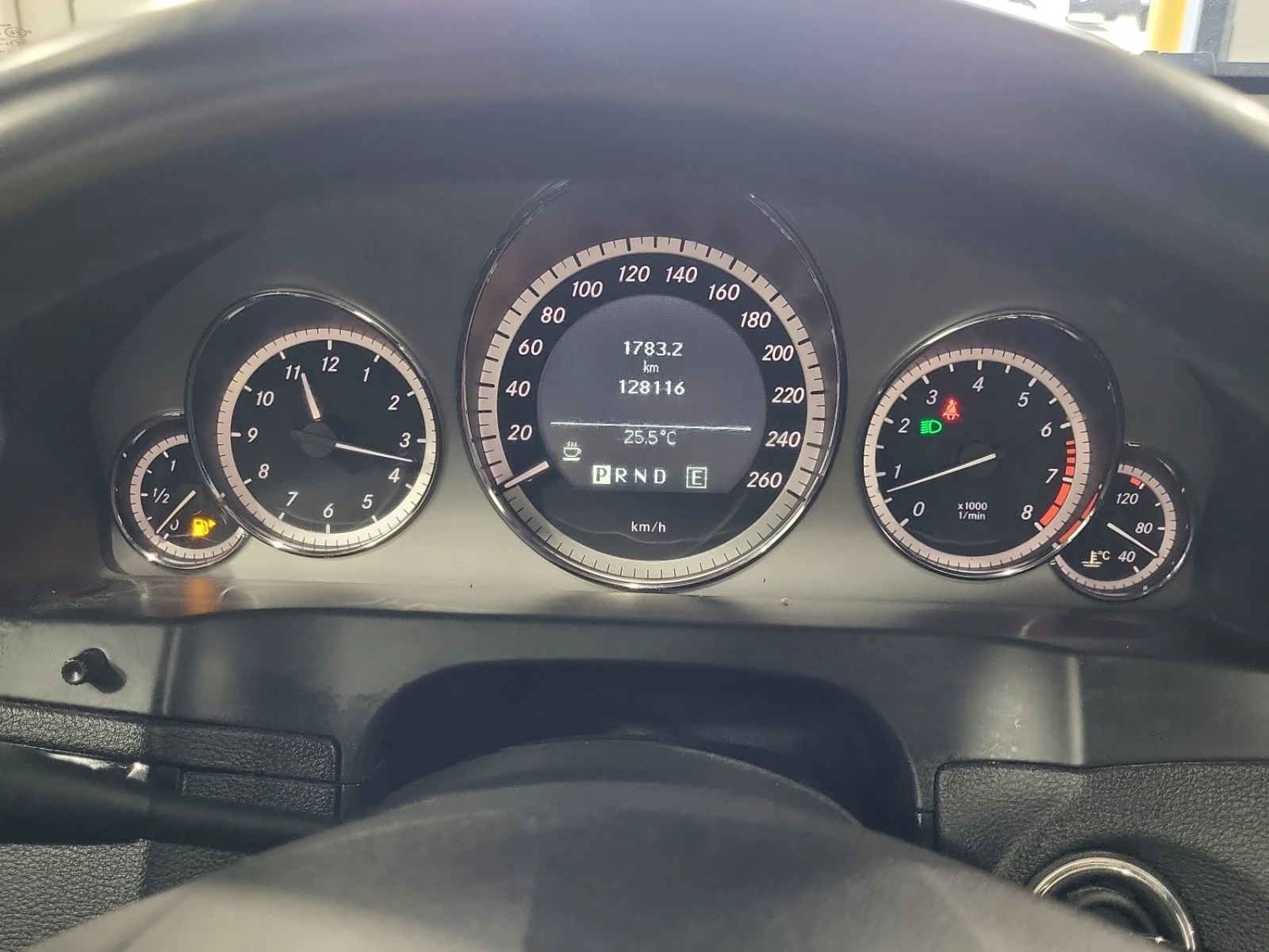 Mercedes-Benz E 350 * АВТОКРЕДИТ БЕЗ ПЪРВОНАЧАЛНА ВНОСКА* , снимка 9 - Автомобили и джипове - 55891603