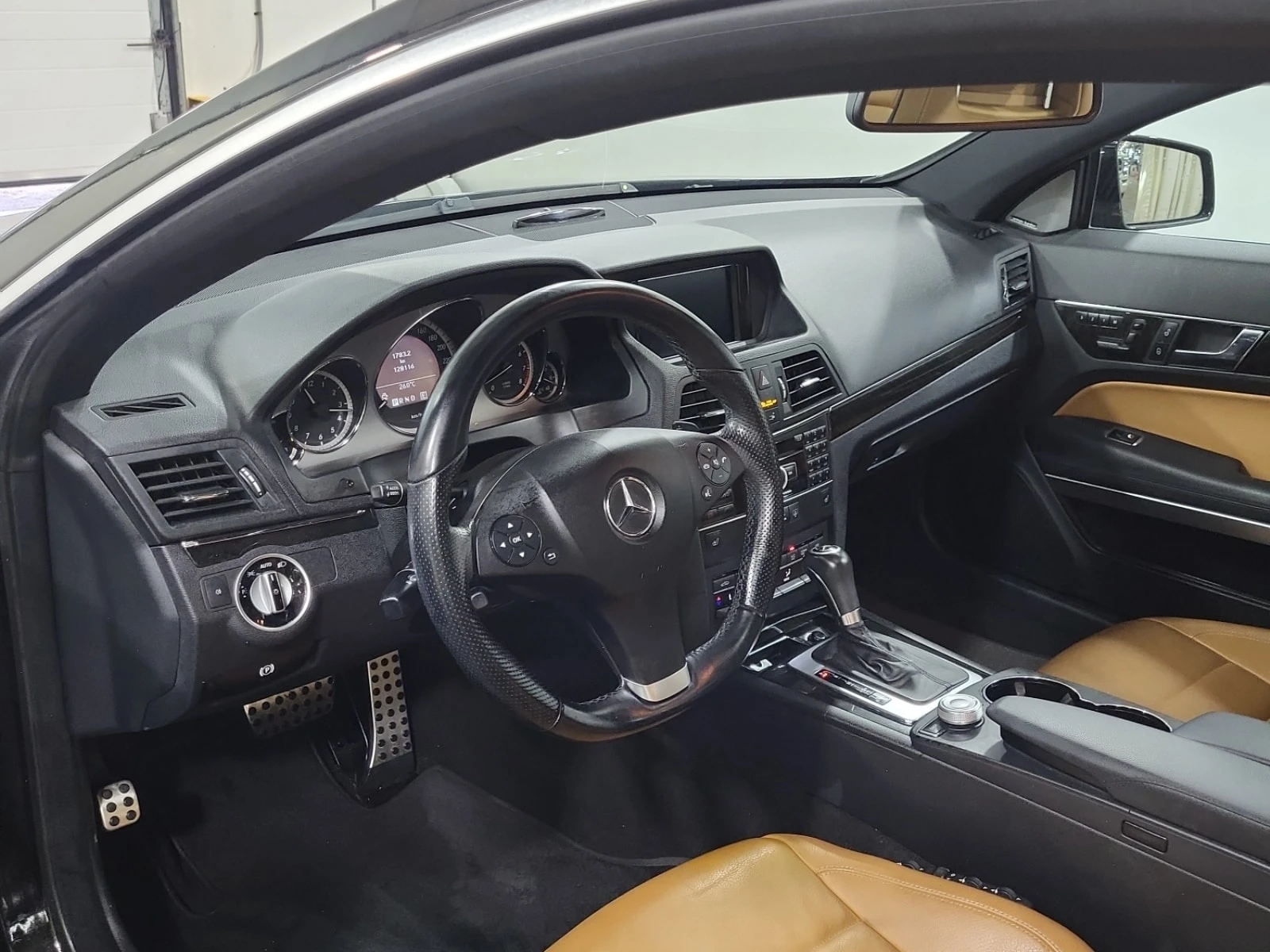 Mercedes-Benz E 350 * АВТОКРЕДИТ БЕЗ ПЪРВОНАЧАЛНА ВНОСКА* , снимка 10 - Автомобили и джипове - 55891603
