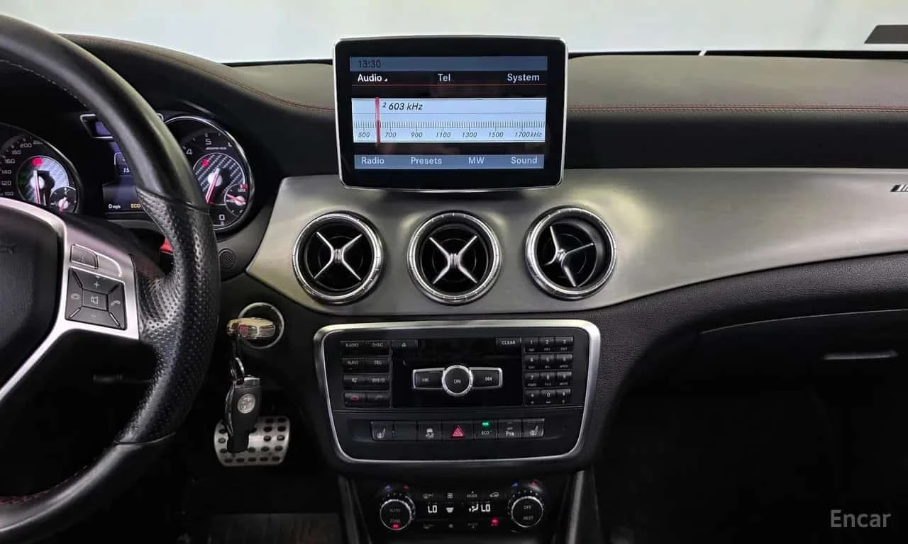 Mercedes-Benz CLA 45 AMG  4MATIC/ПОДГРЕВ/ПАМЕТ/АМБИЕНТ, снимка 14 - Автомобили и джипове - 56166149