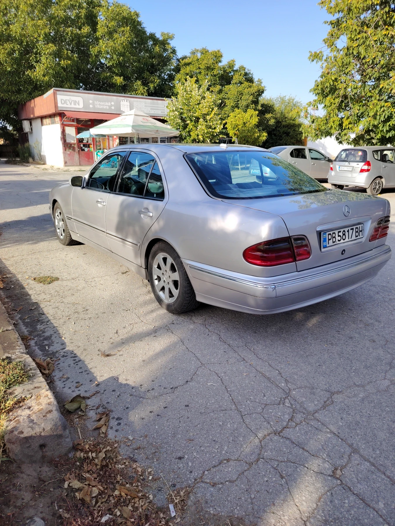 Mercedes-Benz E 270, снимка 3 - Автомобили и джипове - 56171119