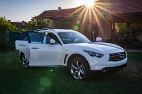 Infiniti QX70, снимка 2