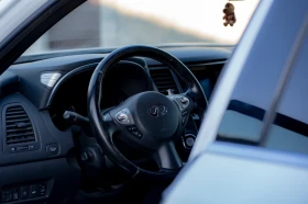 Infiniti QX70, снимка 11